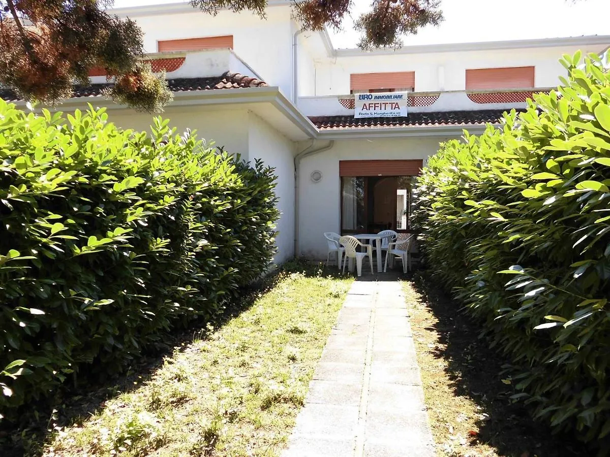 Charming Villa With Private Garden Porto Santa Margherita di Caorle