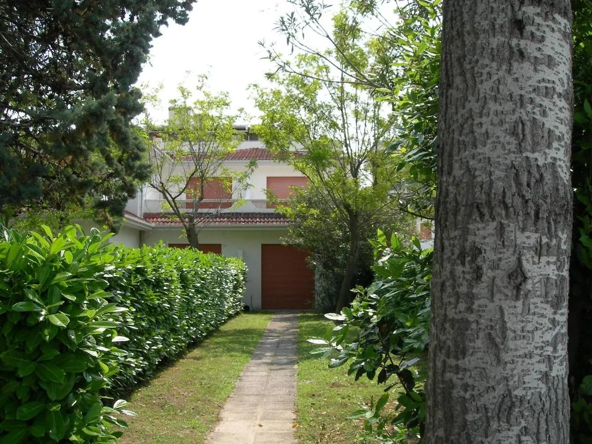 Charming Villa With Private Garden Porto Santa Margherita di Caorle