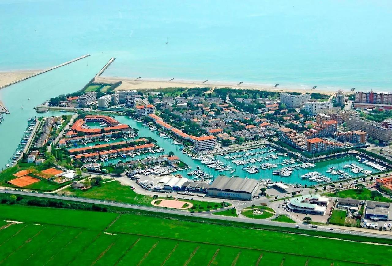 Charming Villa With Private Garden Porto Santa Margherita di Caorle